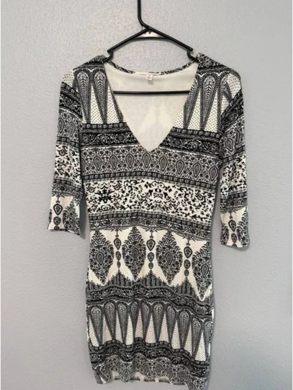 # 6138 A’GACI Black White Geometric Print Dress Size M
